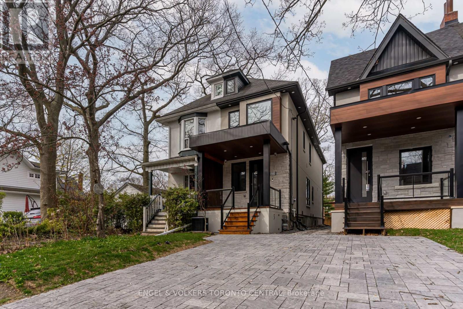 230 Willow Avenue, Toronto, Ontario  M4E 3K7 - Photo 2 - E12649546