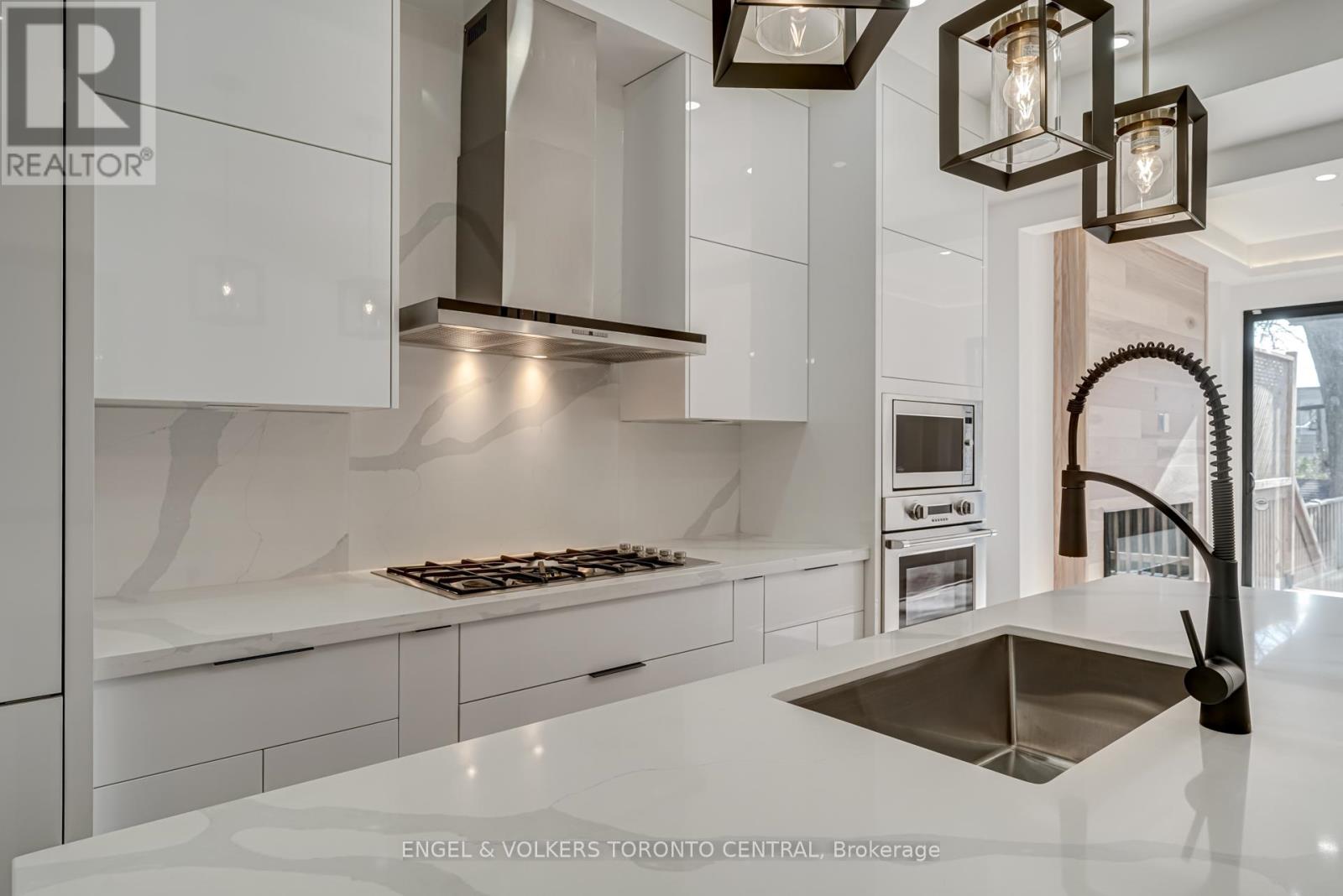 230 Willow Avenue, Toronto, Ontario  M4E 3K7 - Photo 21 - E12649546