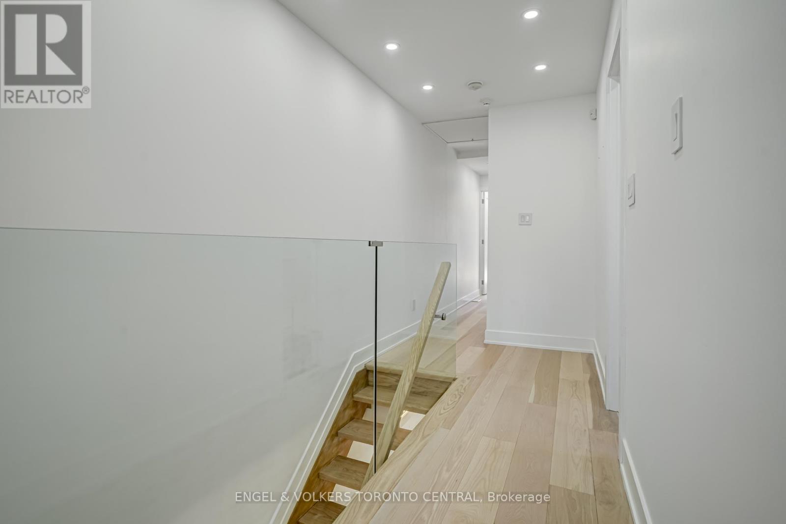 230 Willow Avenue, Toronto, Ontario  M4E 3K7 - Photo 27 - E12649546