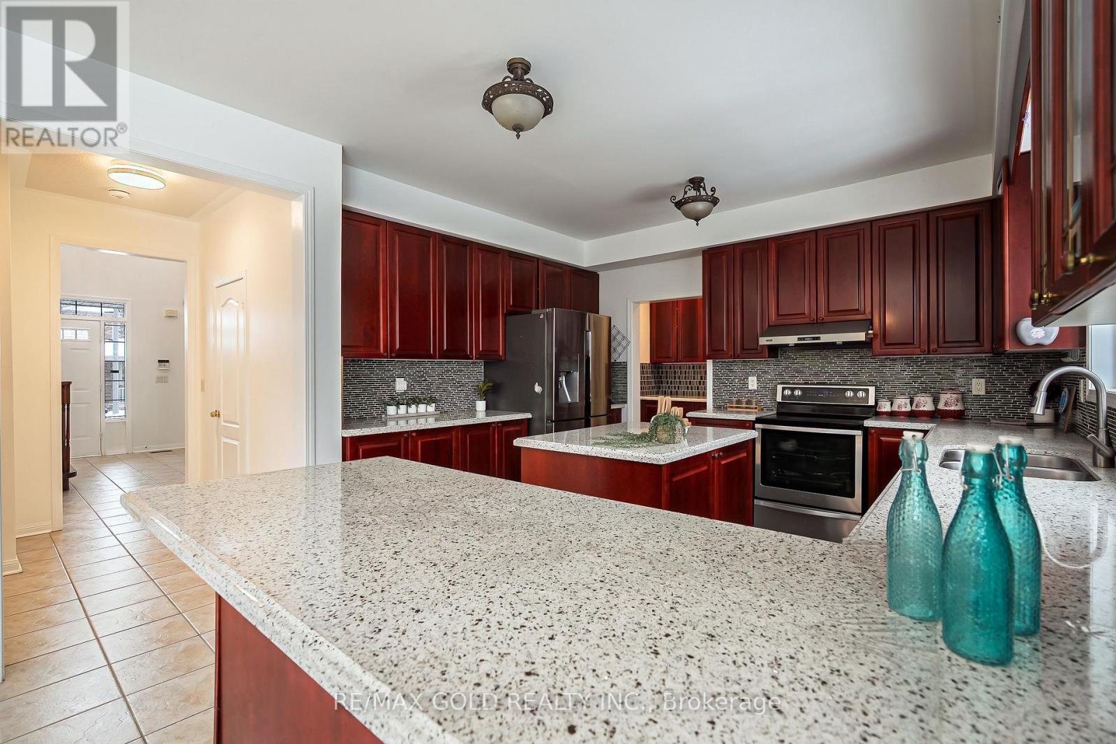 2 Maltby Court, Brampton, Ontario  L6P 1A5 - Photo 12 - W12536950