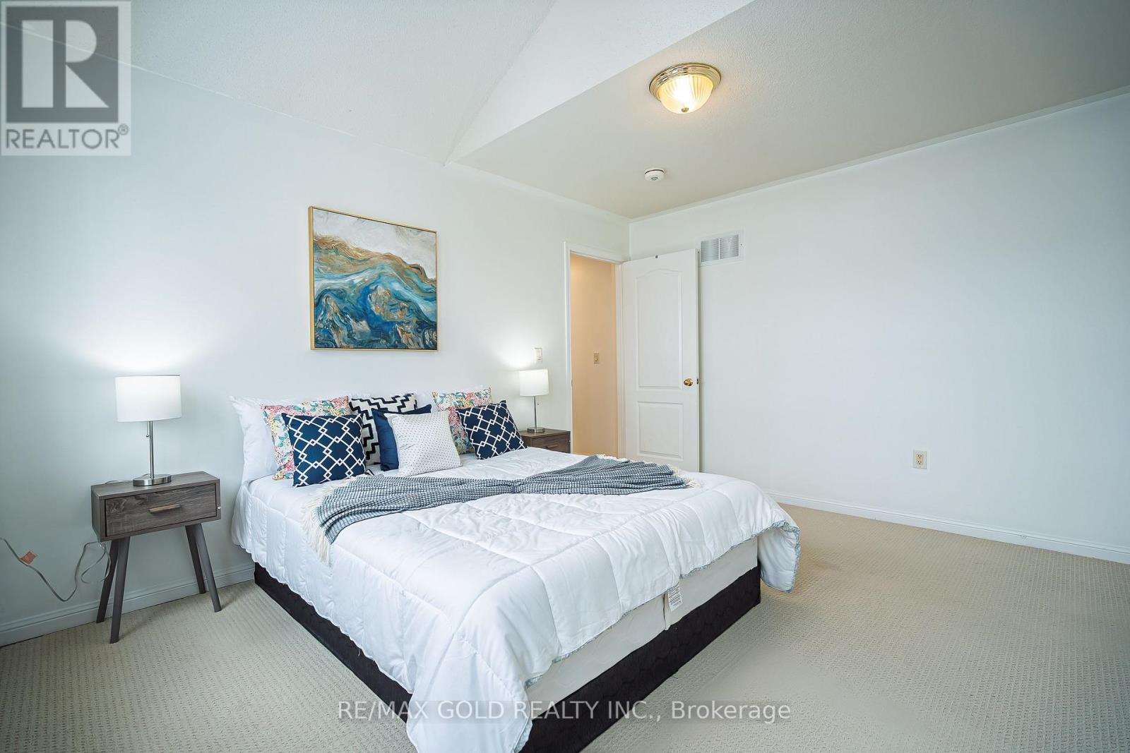 2 Maltby Court, Brampton, Ontario  L6P 1A5 - Photo 35 - W12536950