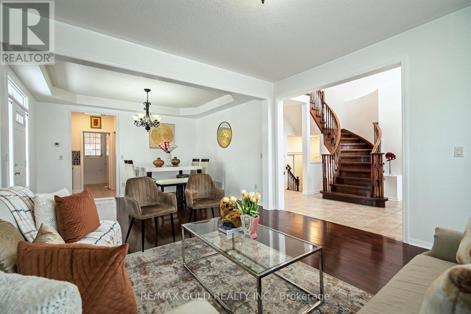 2 Maltby Court, Brampton, Ontario  L6P 1A5 - Photo 9 - W12536950