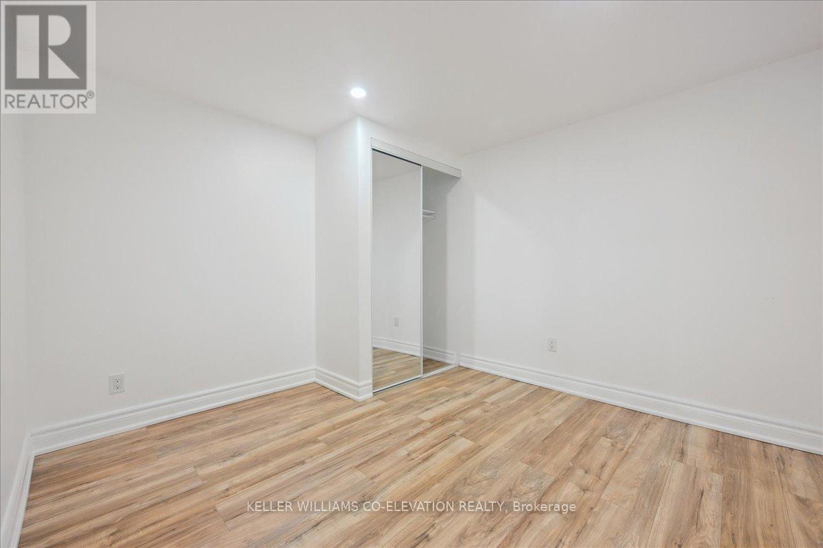 379 Bryant Crescent, Burlington, Ontario  L7L 3Z4 - Photo 15 - W12649498