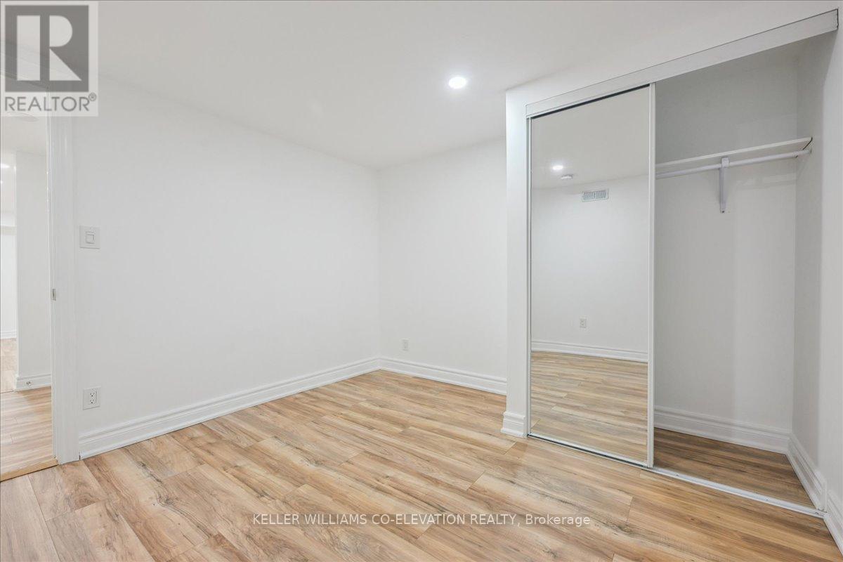 379 Bryant Crescent, Burlington, Ontario  L7L 3Z4 - Photo 16 - W12649498