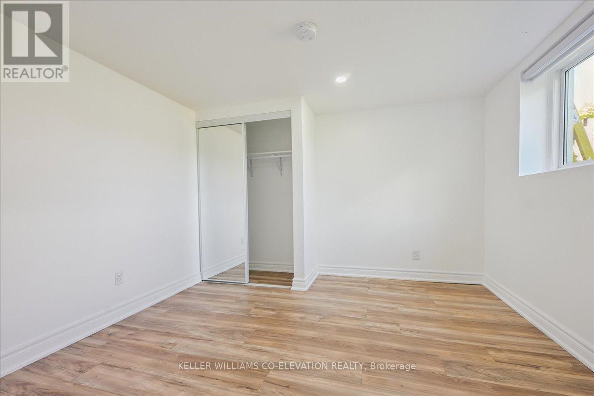 379 Bryant Crescent, Burlington, Ontario  L7L 3Z4 - Photo 18 - W12649498