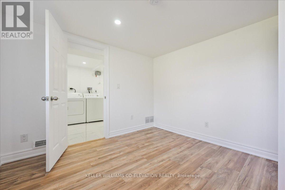 379 Bryant Crescent, Burlington, Ontario  L7L 3Z4 - Photo 19 - W12649498