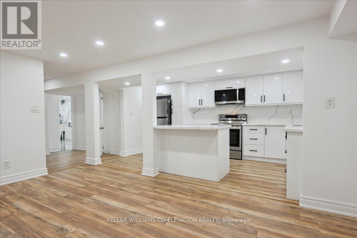 379 Bryant Crescent, Burlington, Ontario  L7L 3Z4 - Photo 6 - W12649498