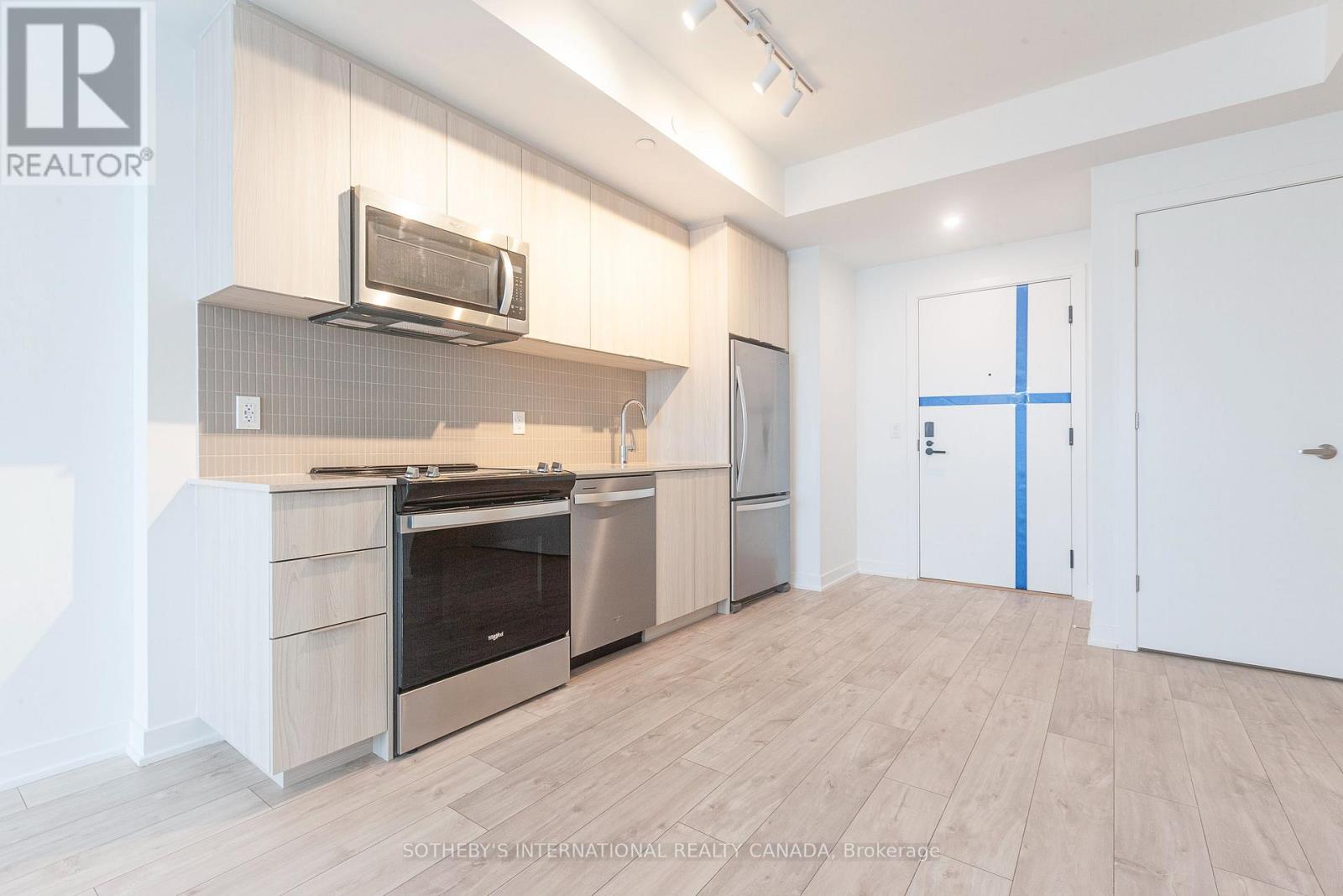 413 - 720 Whitlock Avenue, Milton, Ontario  L9E 2B5 - Photo 10 - W12649508