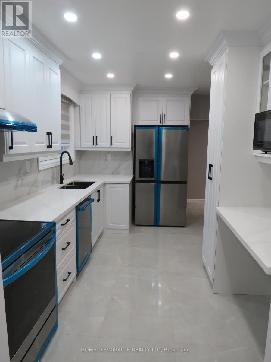 18 Rubydale Gardens, Toronto, Ontario  M9L 1B9 - Photo 17 - W12649512