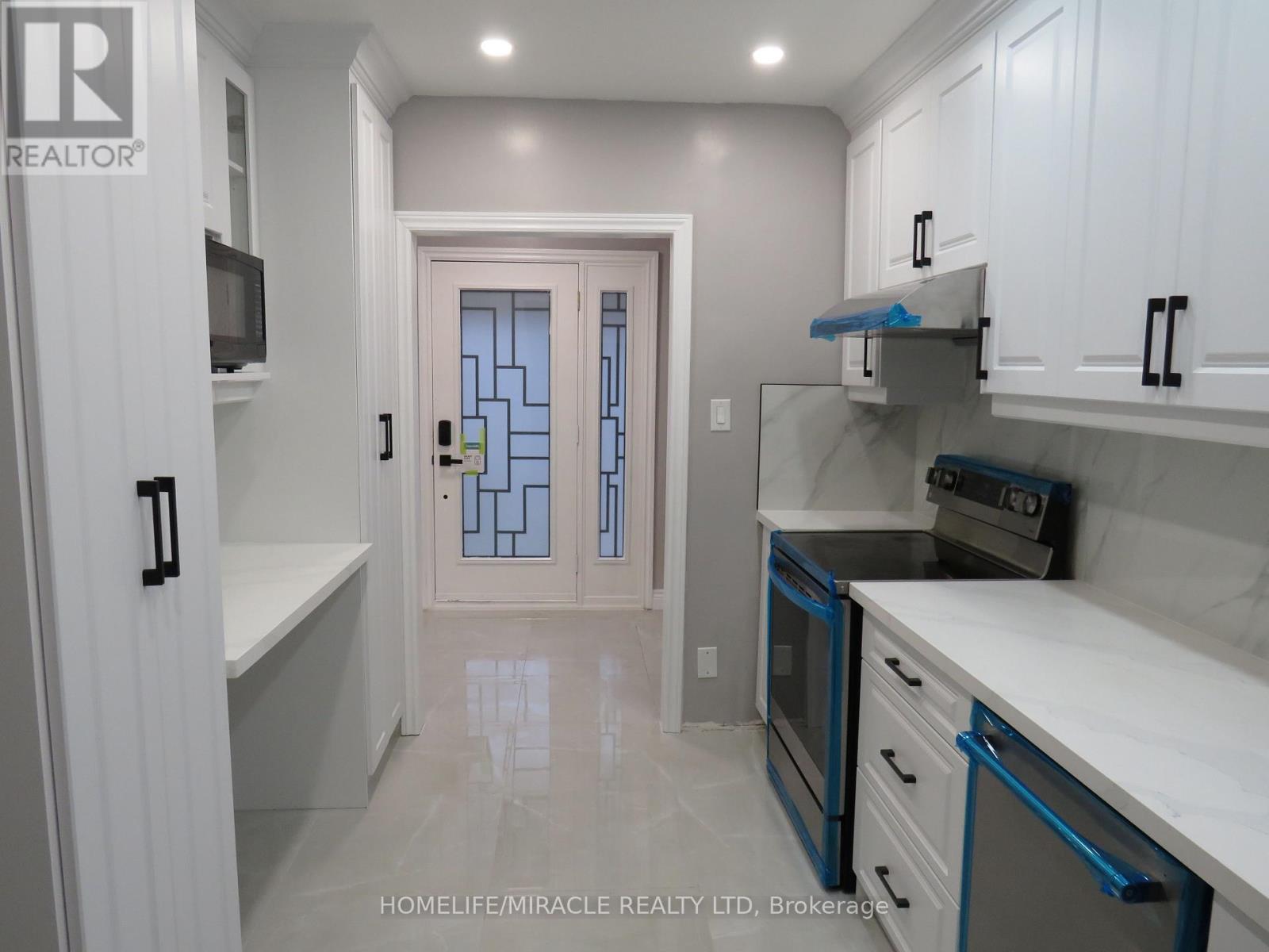 18 Rubydale Gardens, Toronto, Ontario  M9L 1B9 - Photo 20 - W12649512