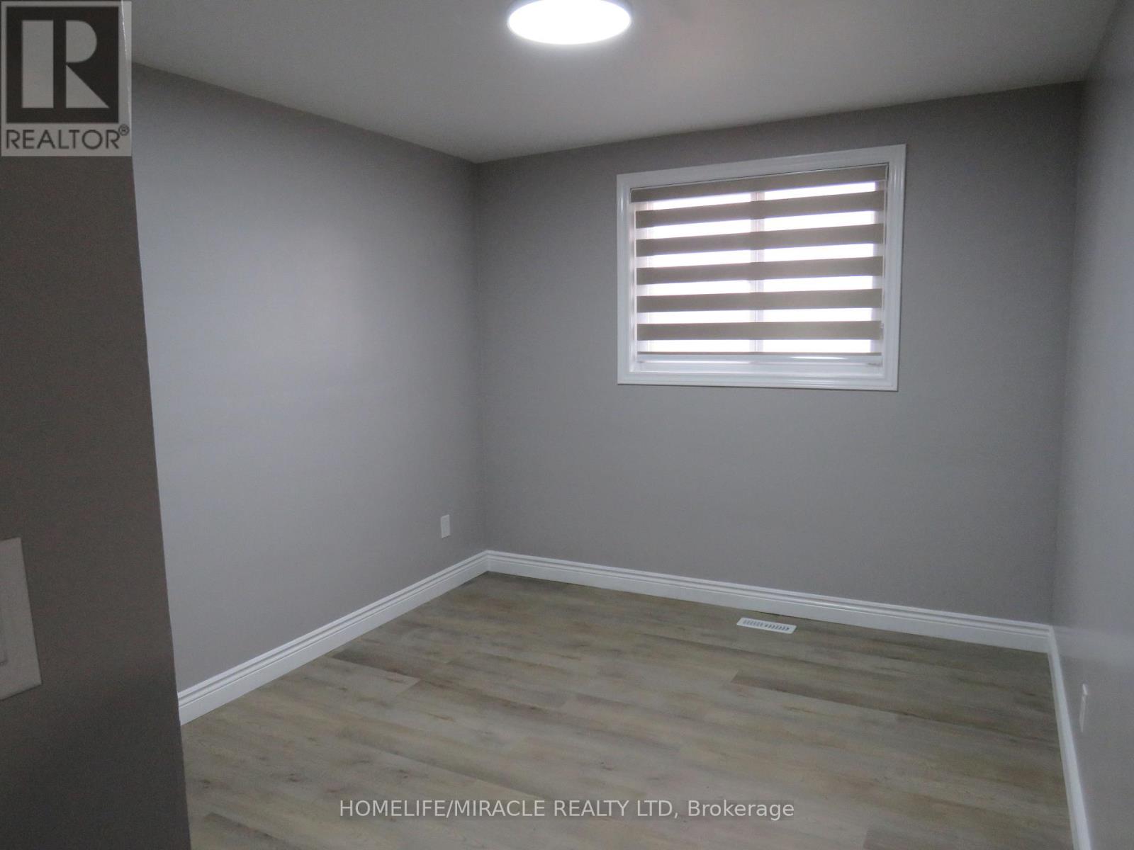 18 Rubydale Gardens, Toronto, Ontario  M9L 1B9 - Photo 32 - W12649512