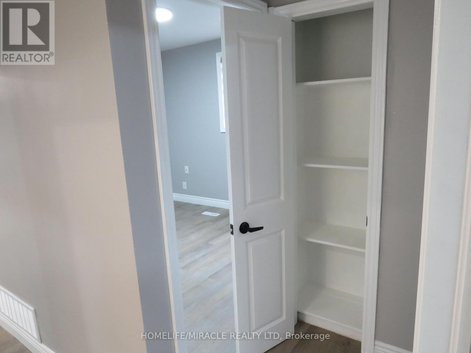 18 Rubydale Gardens, Toronto, Ontario  M9L 1B9 - Photo 38 - W12649512