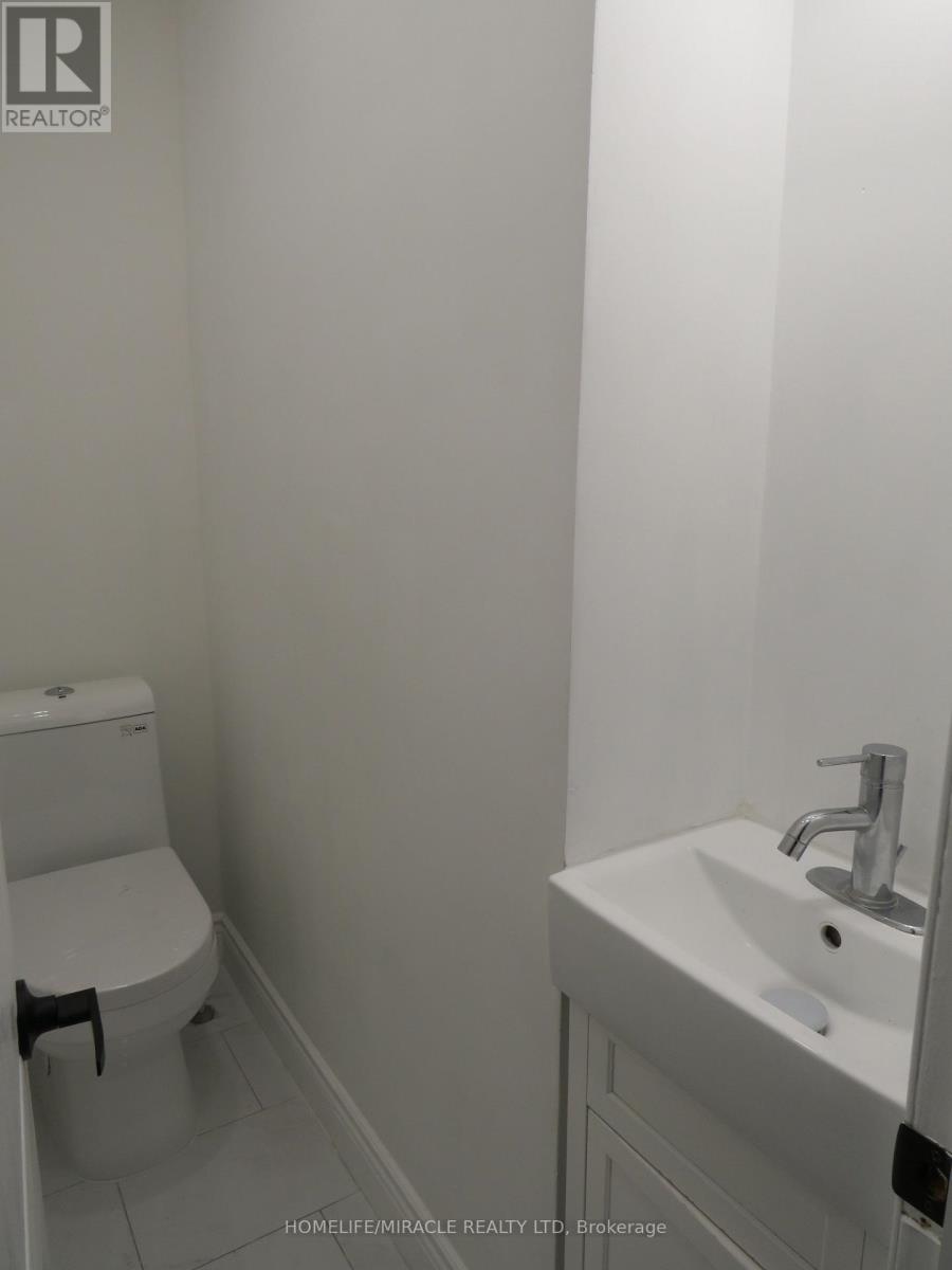 18 Rubydale Gardens, Toronto, Ontario  M9L 1B9 - Photo 39 - W12649512