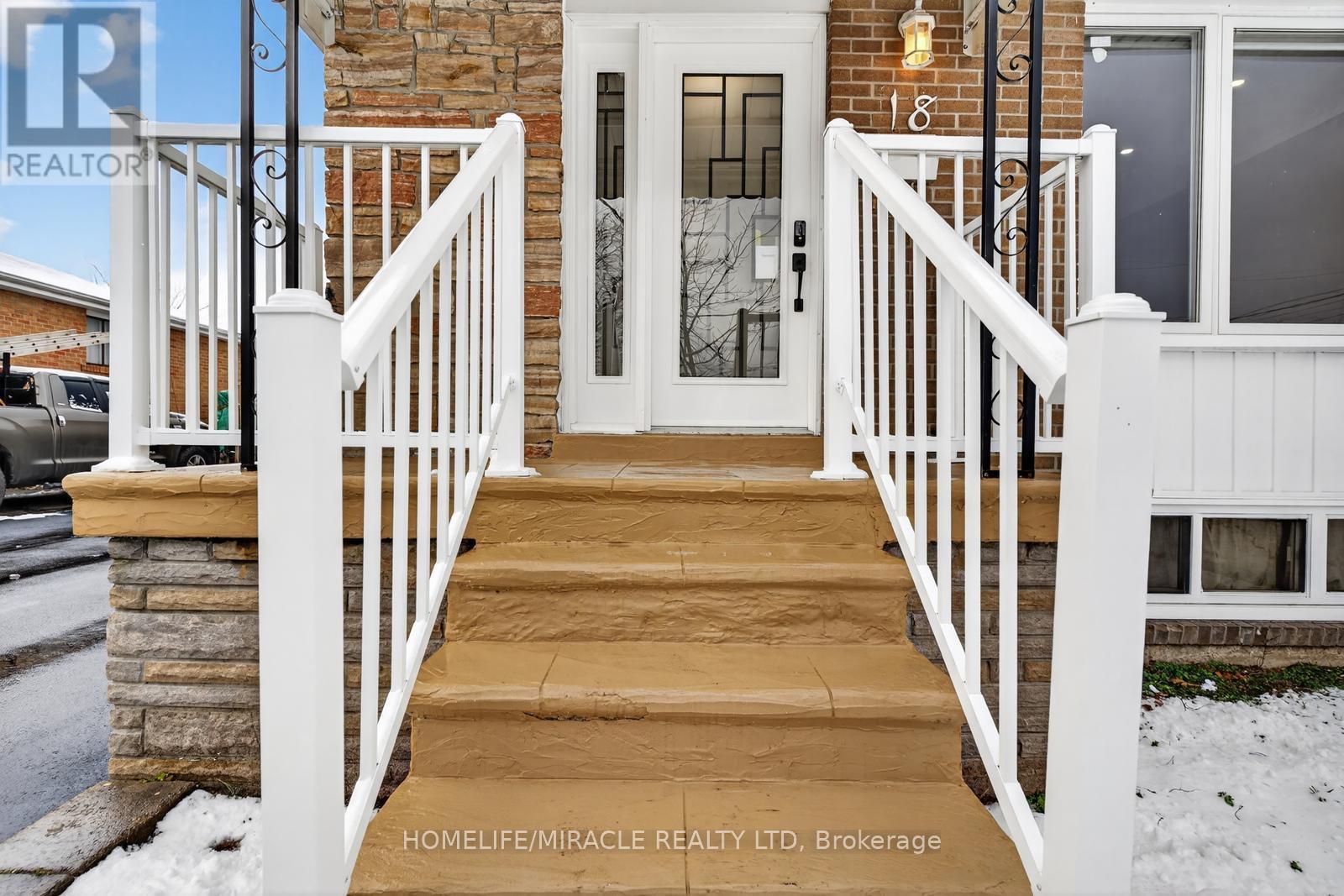 18 Rubydale Gardens, Toronto, Ontario  M9L 1B9 - Photo 4 - W12649512