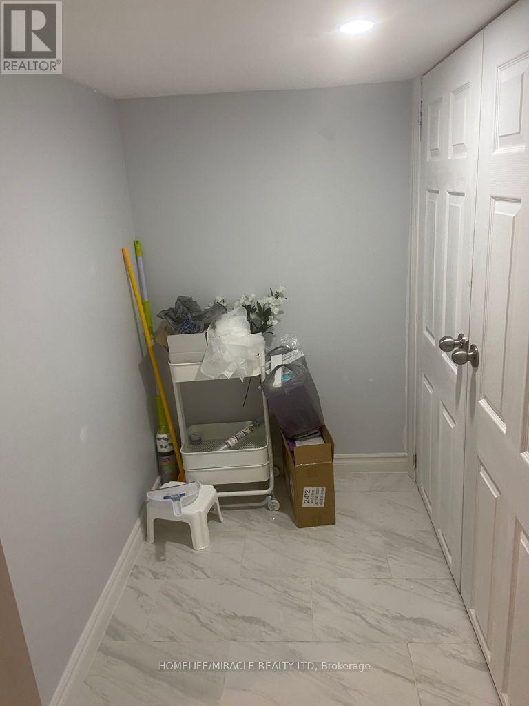 18 Rubydale Gardens, Toronto, Ontario  M9L 1B9 - Photo 48 - W12649512