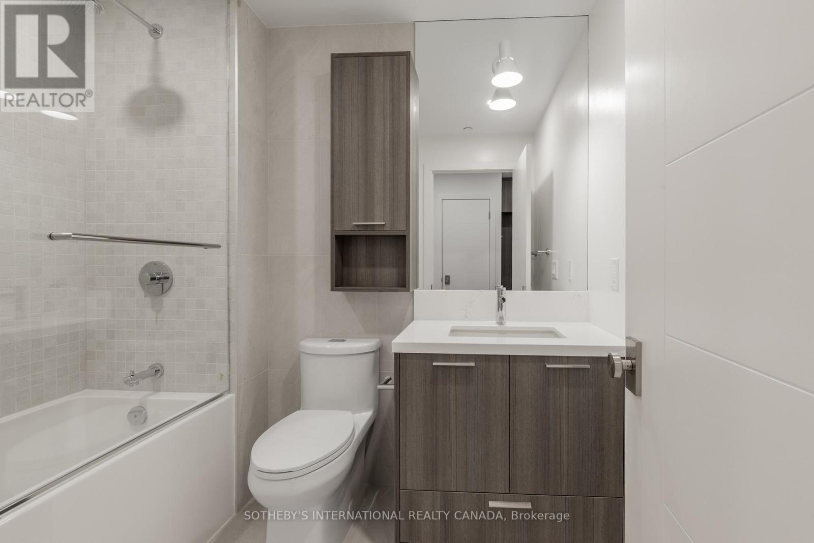 602 - 31 York Garden Way, Toronto, Ontario  M6A 2V1 - Photo 10 - W12649514