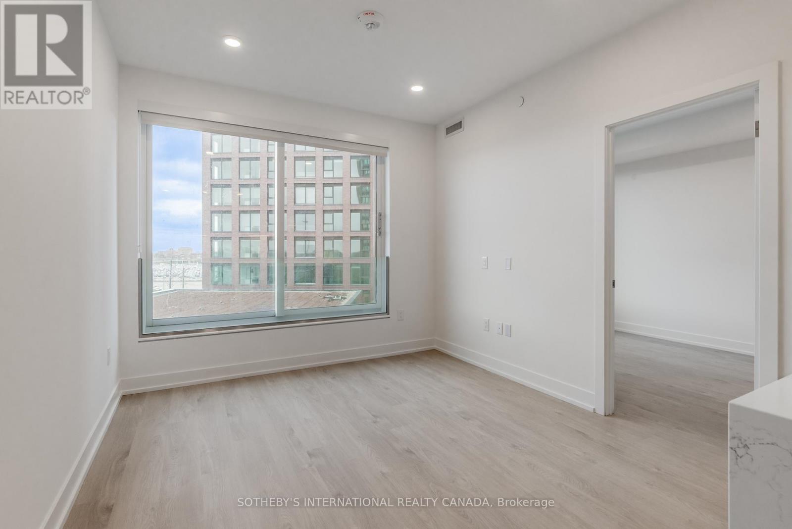 602 - 31 York Garden Way, Toronto, Ontario  M6A 2V1 - Photo 4 - W12649514