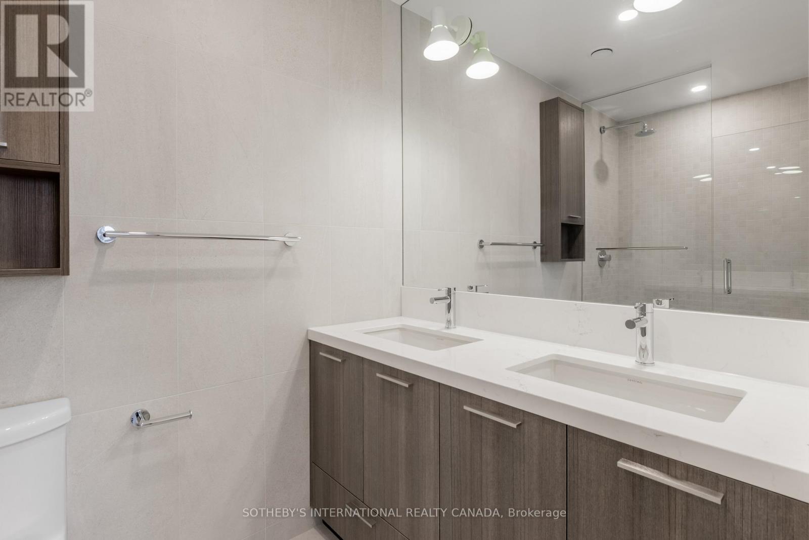 602 - 31 York Garden Way, Toronto, Ontario  M6A 2V1 - Photo 7 - W12649514