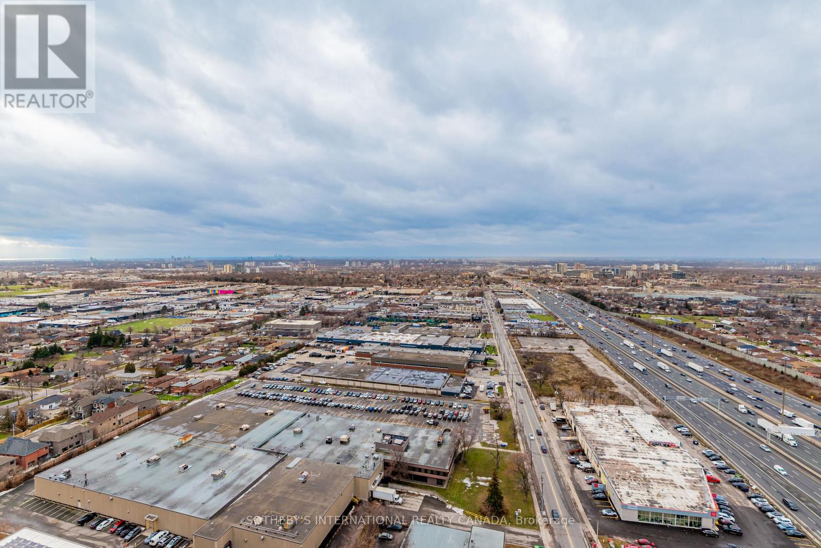 1204 - 31 York Garden Way, Toronto, Ontario  M6A 2V1 - Photo 12 - W12649516