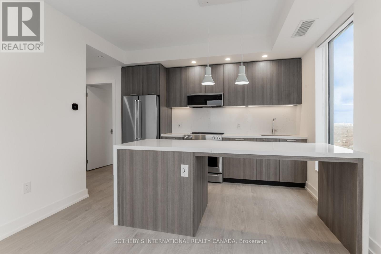 808 - 31 York Garden Way, Toronto, Ontario  M6A 2V1 - Photo 3 - W12649518