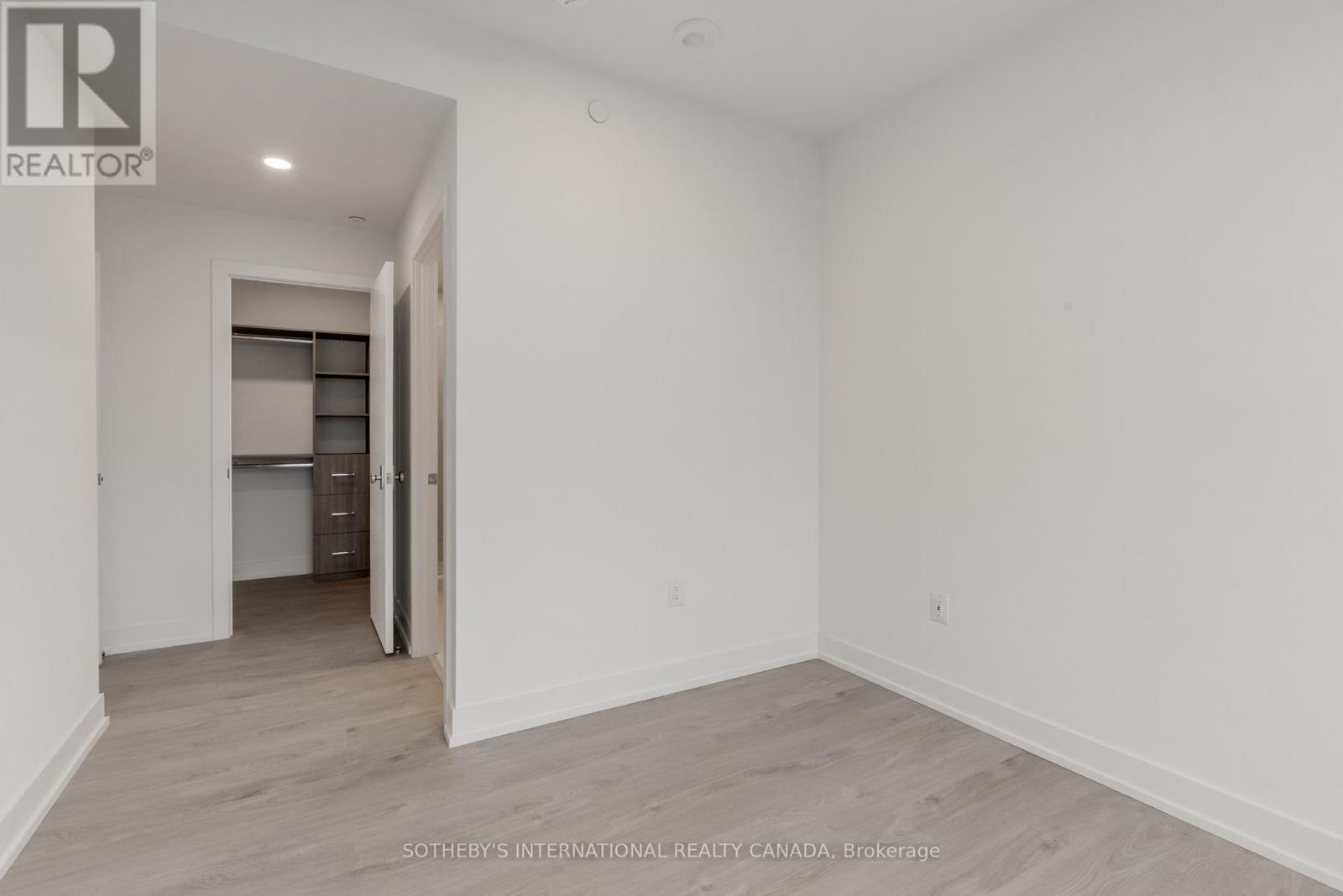 808 - 31 York Garden Way, Toronto, Ontario  M6A 2V1 - Photo 9 - W12649518