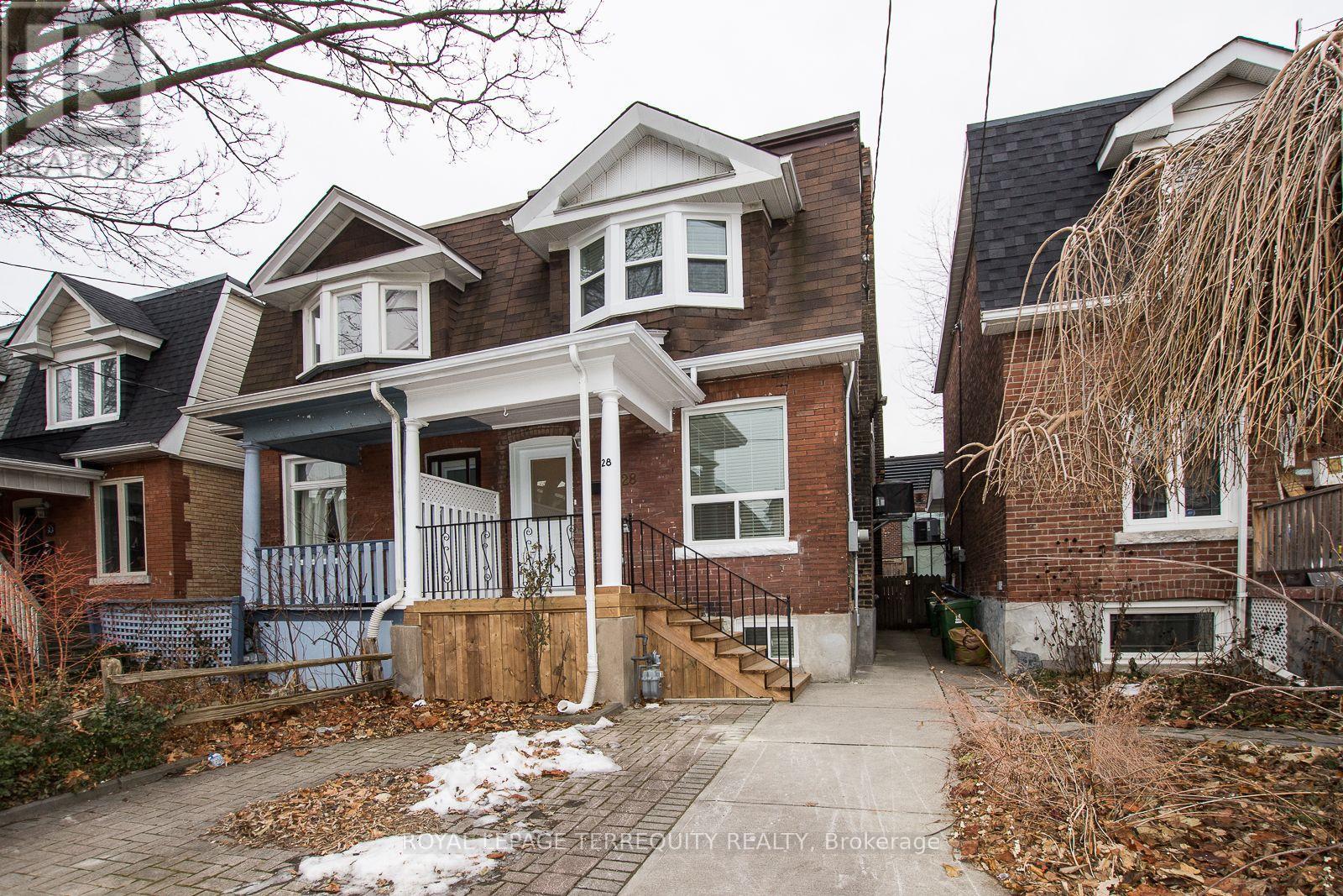 28 Bartlett Avenue, Toronto, Ontario  M6H 3E6 - Photo 3 - W12649522
