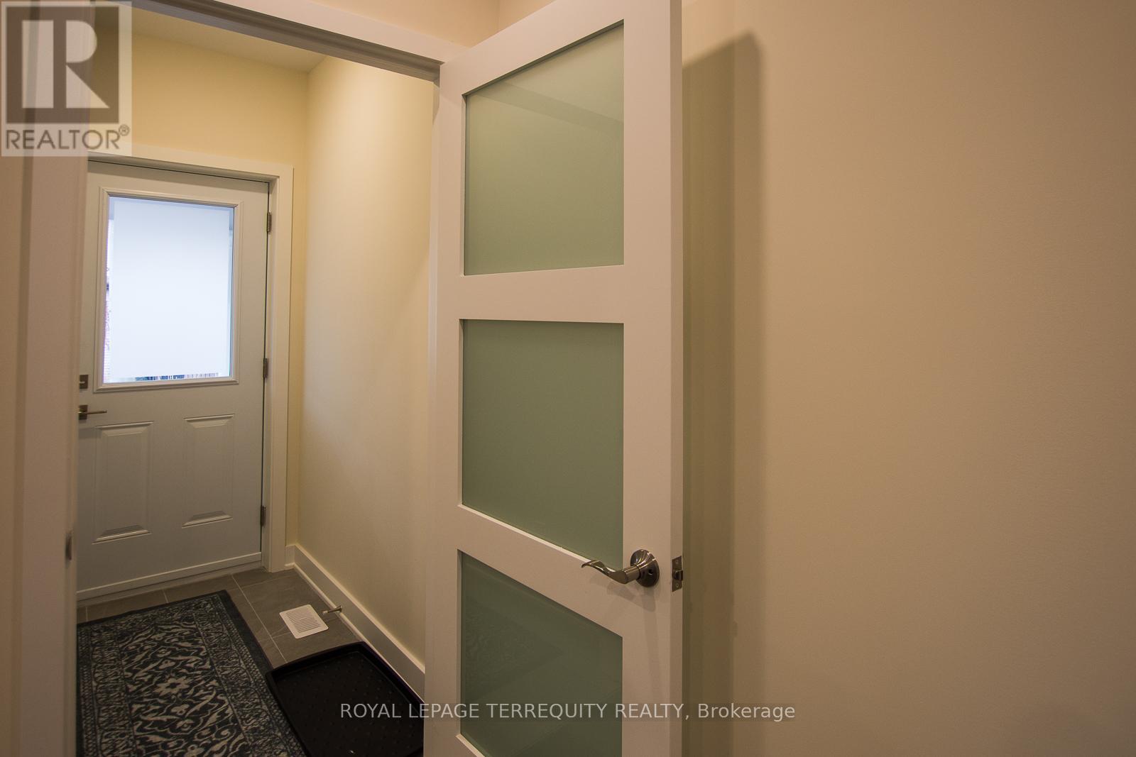 28 Bartlett Avenue, Toronto, Ontario  M6H 3E6 - Photo 5 - W12649522