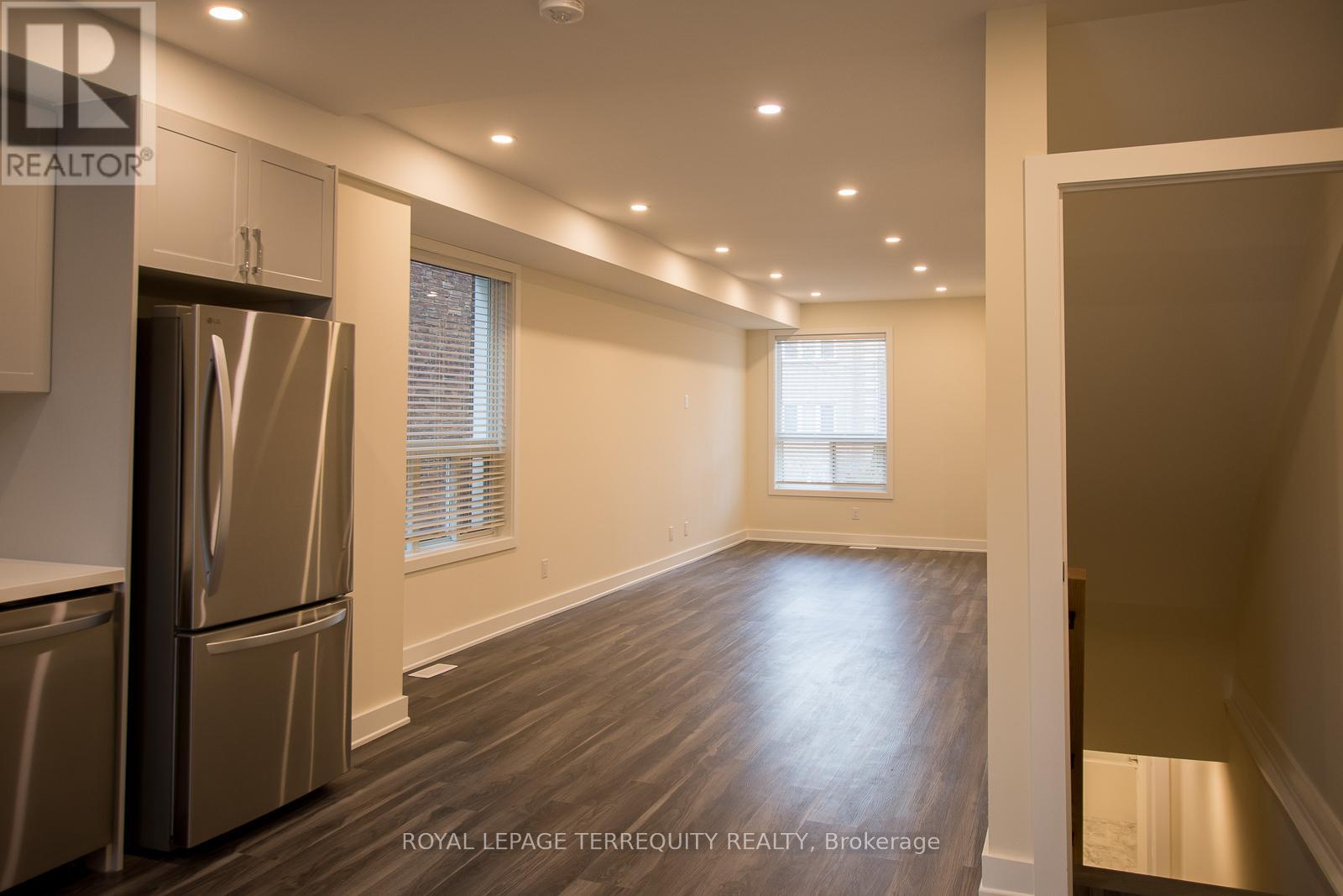 28 Bartlett Avenue, Toronto, Ontario  M6H 3E6 - Photo 8 - W12649522