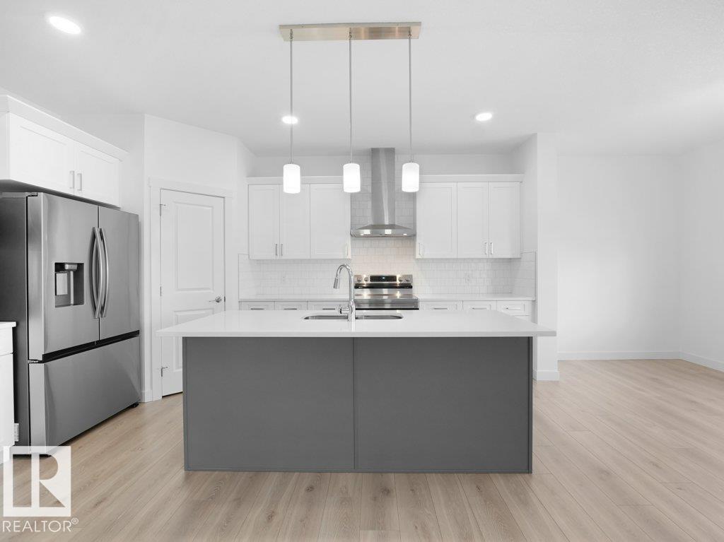 7020 177 Av Nw, Edmonton, Alberta  T5Z 0W8 - Photo 3 - E4468596