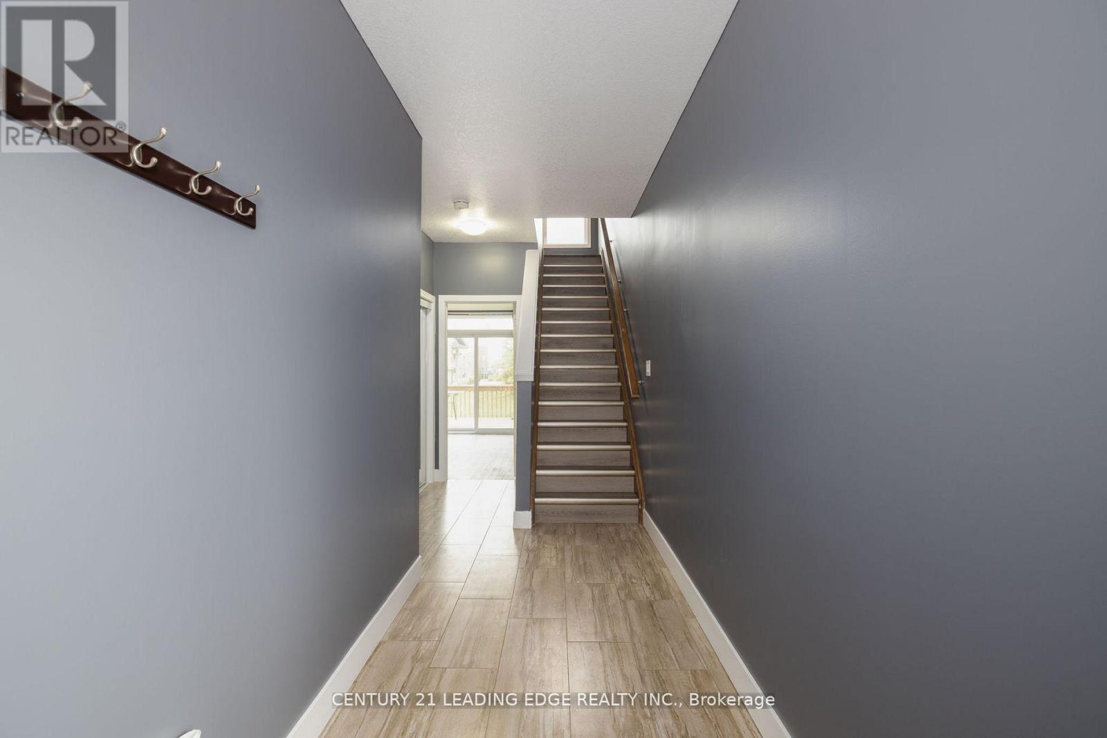 2080 Meadowgate Boulevard N, London South, Ontario  N6M 1K1 - Photo 4 - X12649540