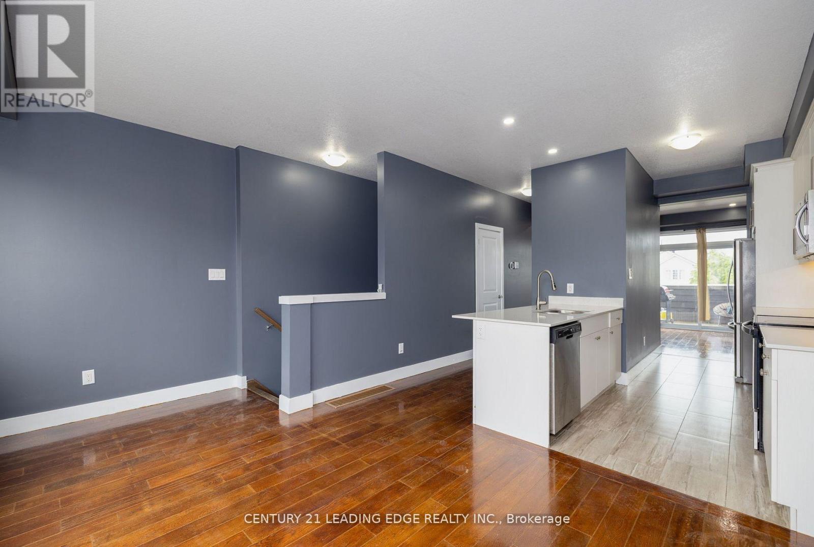 2080 Meadowgate Boulevard N, London South, Ontario  N6M 1K1 - Photo 7 - X12649540