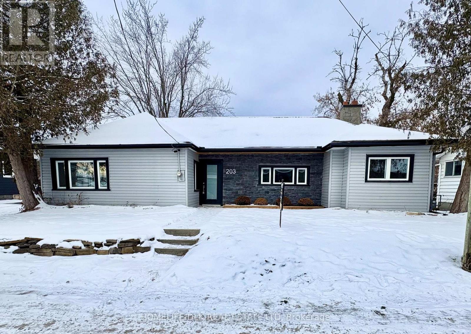 203 ADELAIDE STREET, Mississippi Mills, Ontario