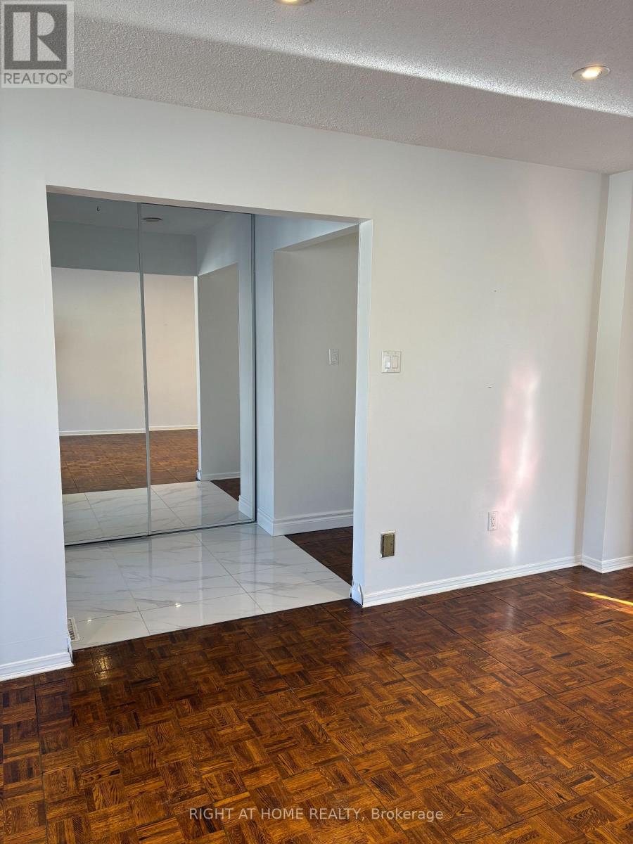 33 Innisbrook Crescent, Markham, Ontario  L3T 5A9 - Photo 6 - N12649560