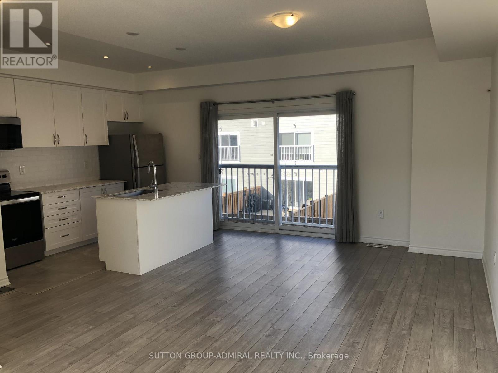 9 Dunes Drive, Wasaga Beach, Ontario  L9Z 0J1 - Photo 4 - S12649578