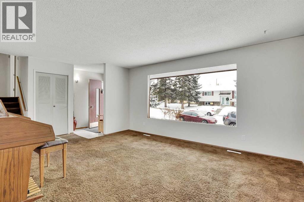 107 Silver Brook Drive Nw, Calgary, Alberta T3B 3H6 - Photo 10 - A2274311