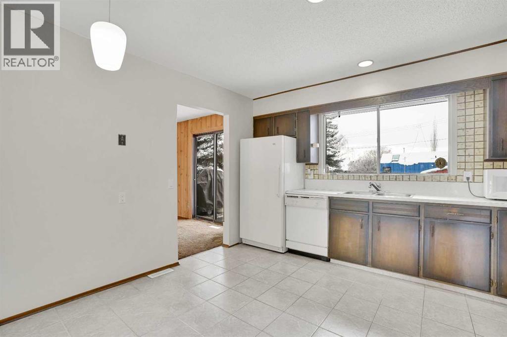 107 Silver Brook Drive Nw, Calgary, Alberta T3B 3H6 - Photo 13 - A2274311