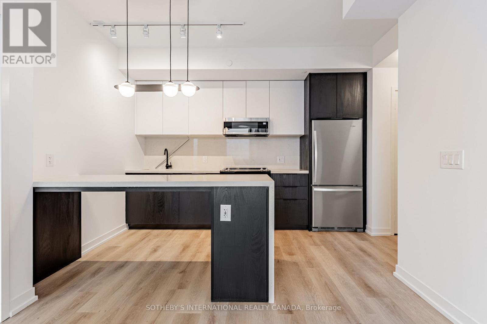 711 - 5 YORK GARDEN WAY, Toronto, Ontario