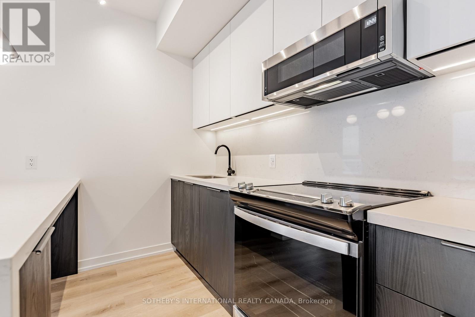 711 - 5 York Garden Way, Toronto, Ontario  M6A 2V1 - Photo 10 - W12649556