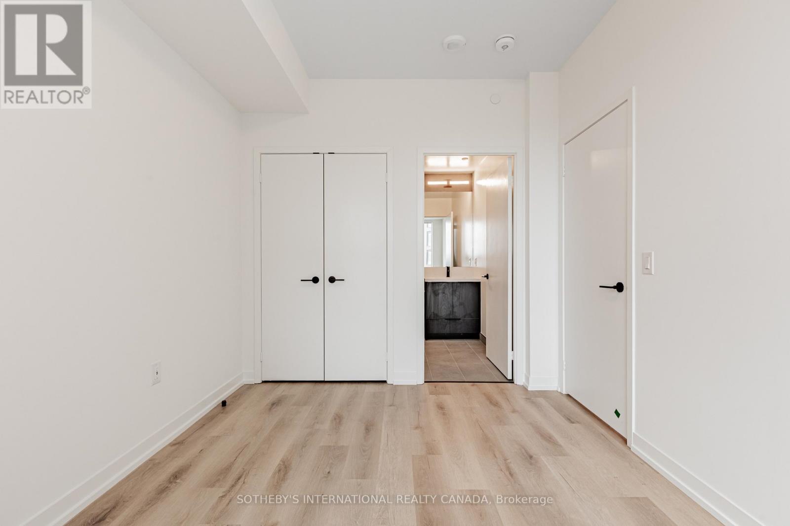 711 - 5 York Garden Way, Toronto, Ontario  M6A 2V1 - Photo 14 - W12649556