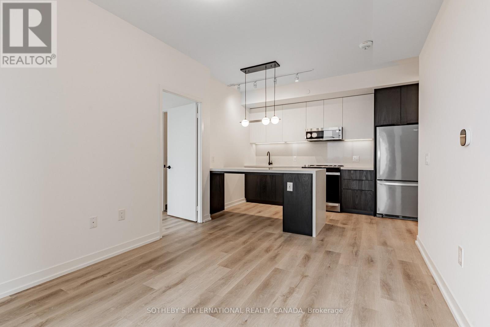 711 - 5 York Garden Way, Toronto, Ontario  M6A 2V1 - Photo 2 - W12649556