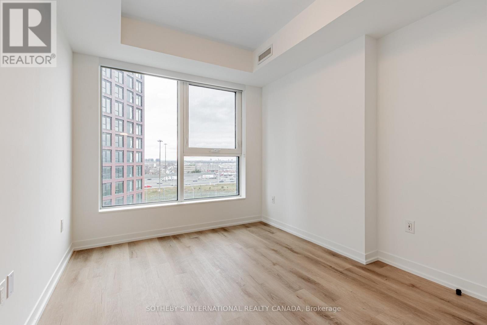 711 - 5 York Garden Way, Toronto, Ontario  M6A 2V1 - Photo 4 - W12649556