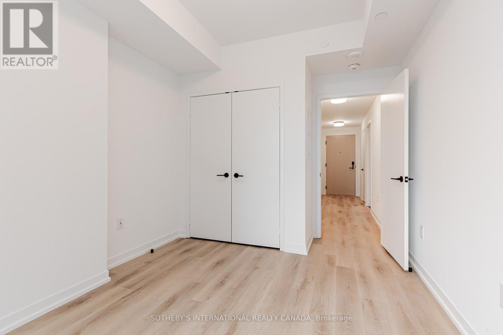 711 - 5 York Garden Way, Toronto, Ontario  M6A 2V1 - Photo 5 - W12649556