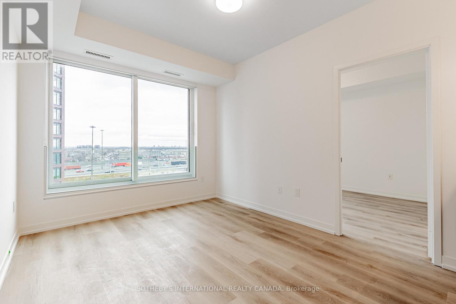 711 - 5 York Garden Way, Toronto, Ontario  M6A 2V1 - Photo 7 - W12649556