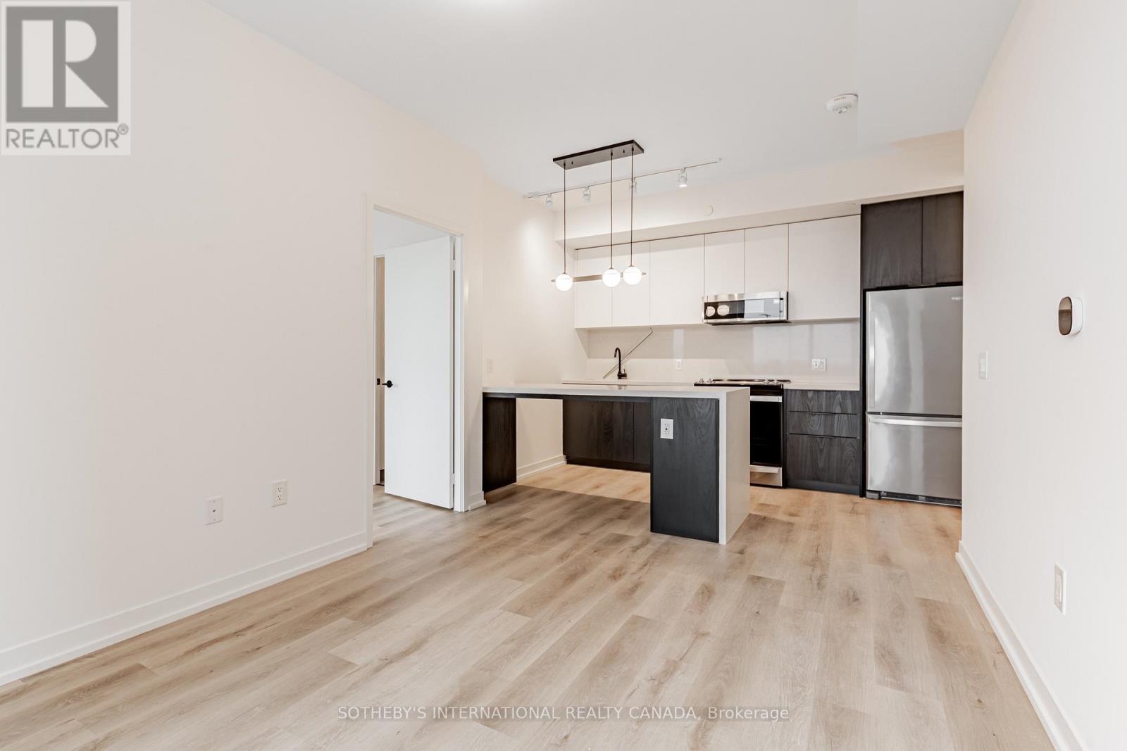 711 - 5 York Garden Way, Toronto, Ontario  M6A 2V1 - Photo 8 - W12649556