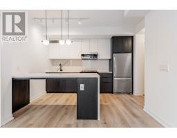 711 - 5 YORK GARDEN WAY, Toronto, Ontario