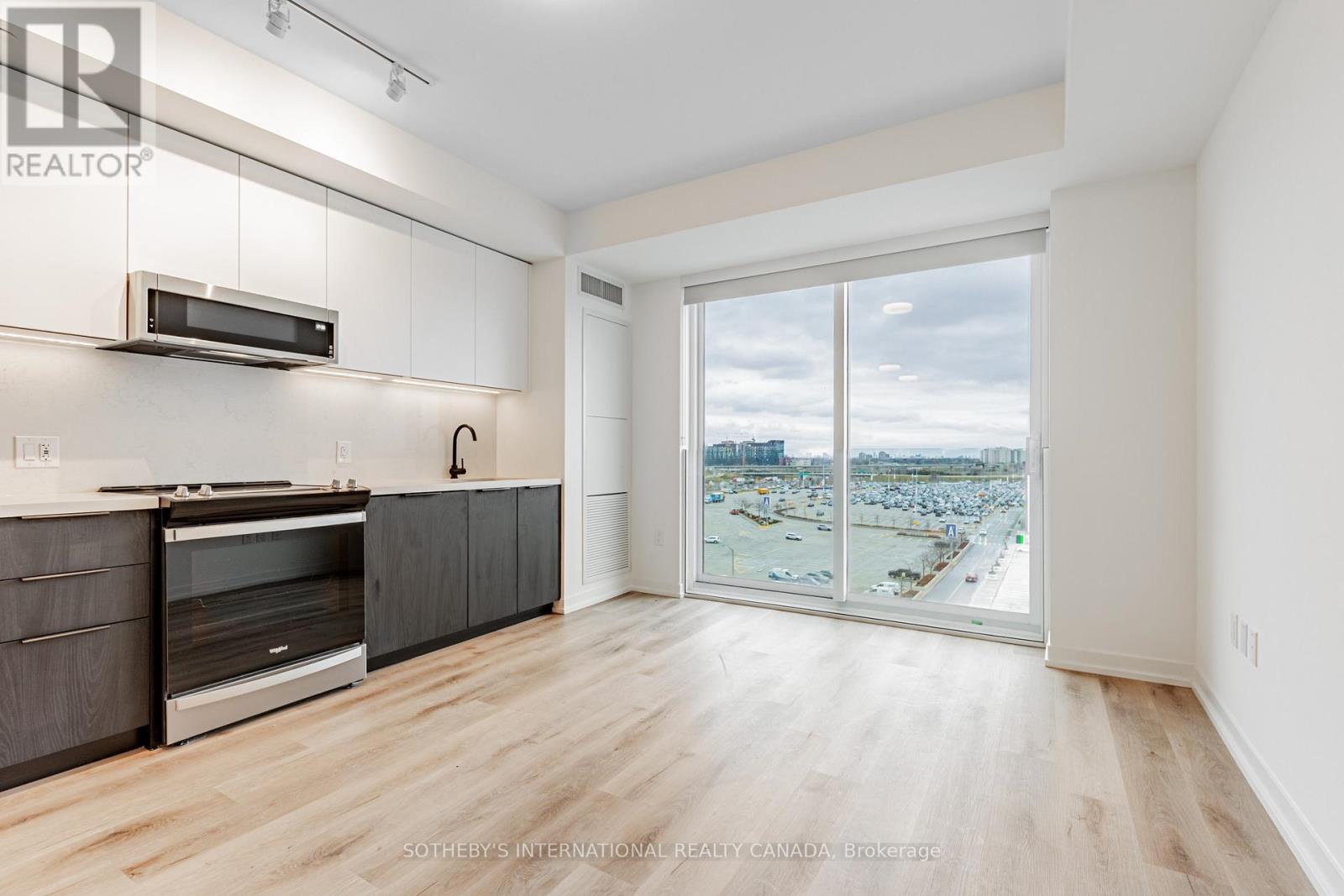 603 - 5 YORK GARDEN WAY, Toronto, Ontario