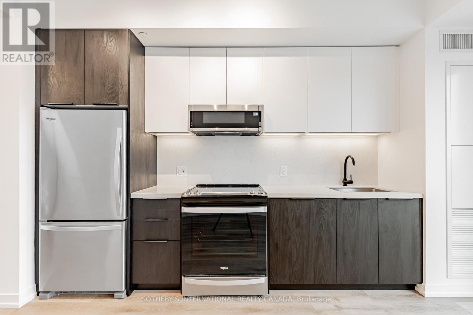 603 - 5 York Garden Way, Toronto, Ontario  M6A 2V1 - Photo 2 - W12649558