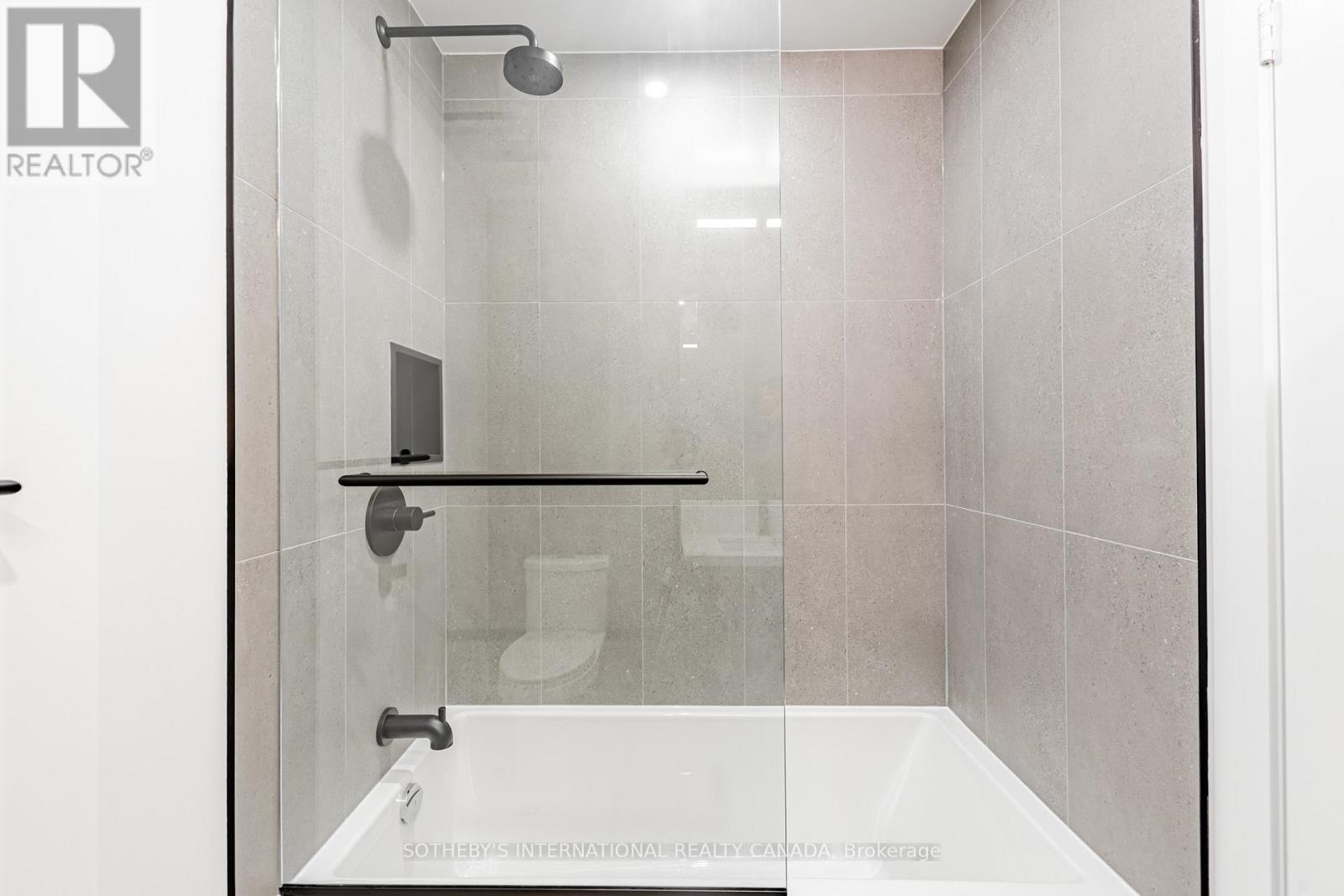 603 - 5 York Garden Way, Toronto, Ontario  M6A 2V1 - Photo 7 - W12649558