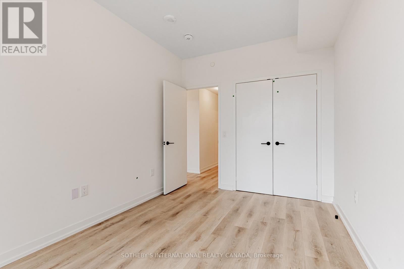 602 - 5 York Garden Way, Toronto, Ontario  M6A 2V1 - Photo 7 - W12649562