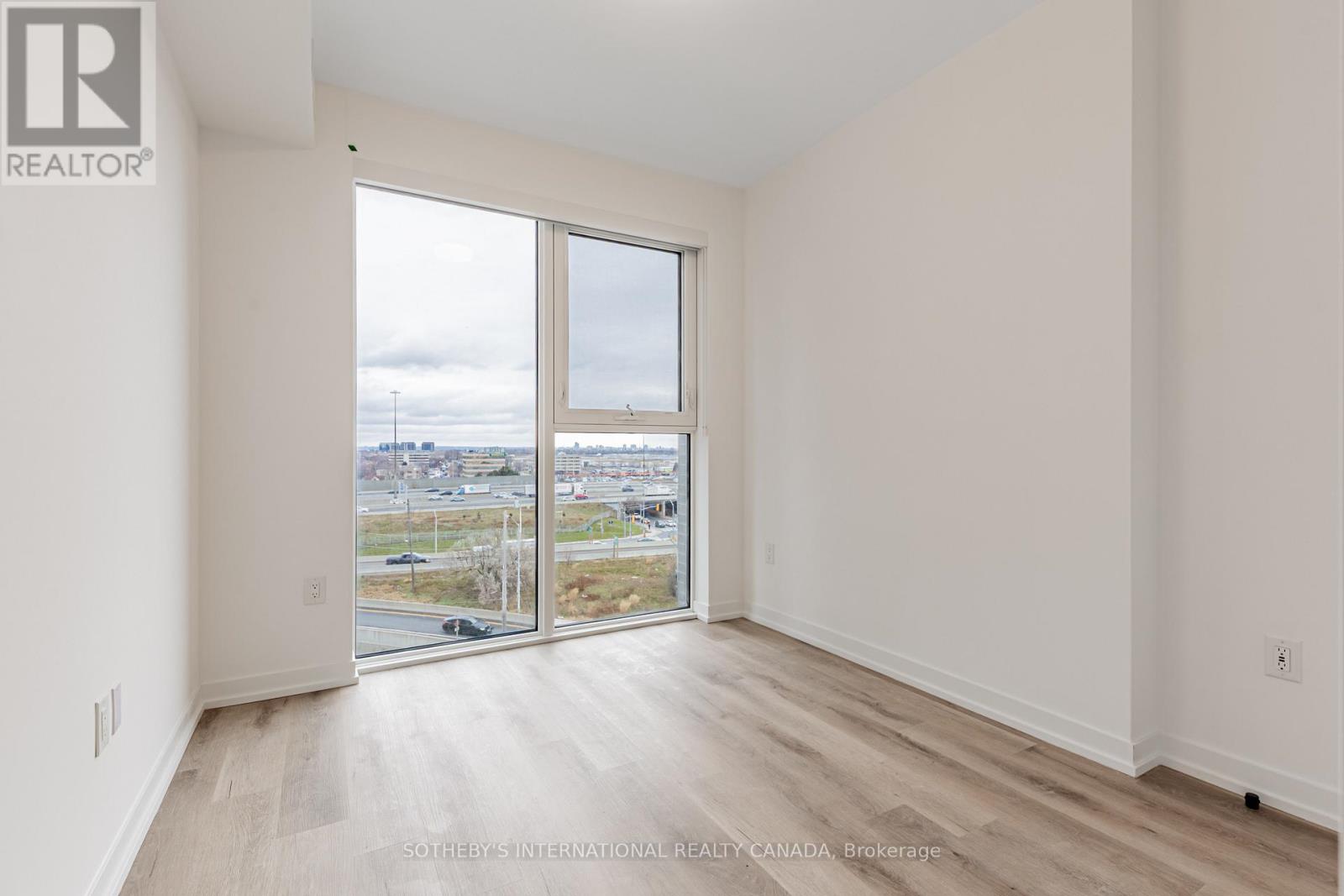 602 - 5 York Garden Way, Toronto, Ontario  M6A 2V1 - Photo 8 - W12649562